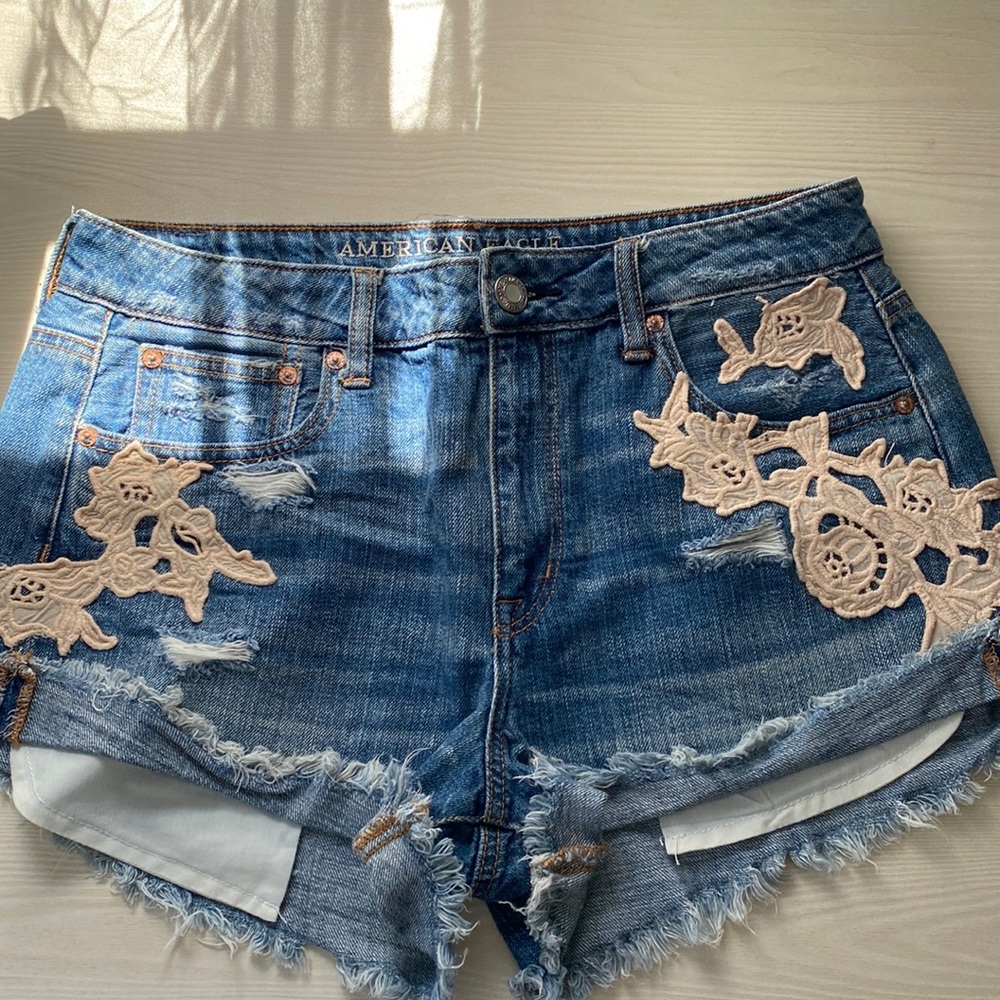 American eagle, medium wash shorts, high-rise festival in a size 10